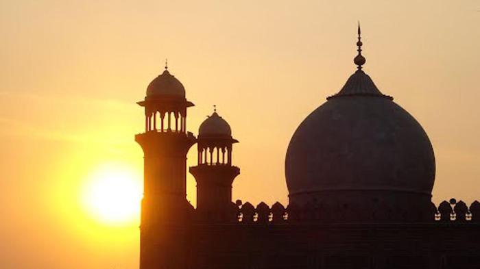 Adzan maghrib surabaya