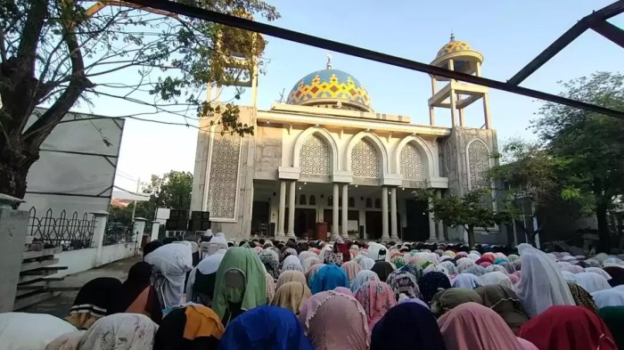 Adzan isya surabaya