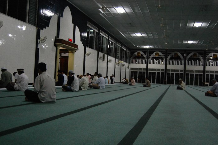 Adzan subuh surabaya