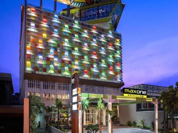 Maxonehotels com tidar surabaya