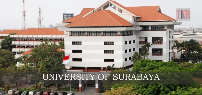 Universitas di surabaya