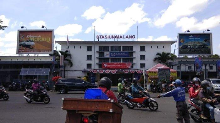 Surabaya pasar turi train station