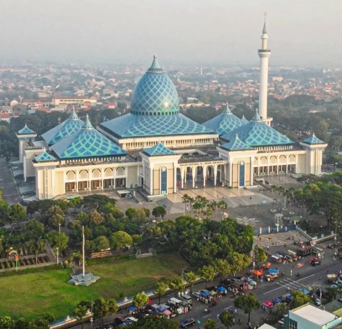 Adzan isya surabaya