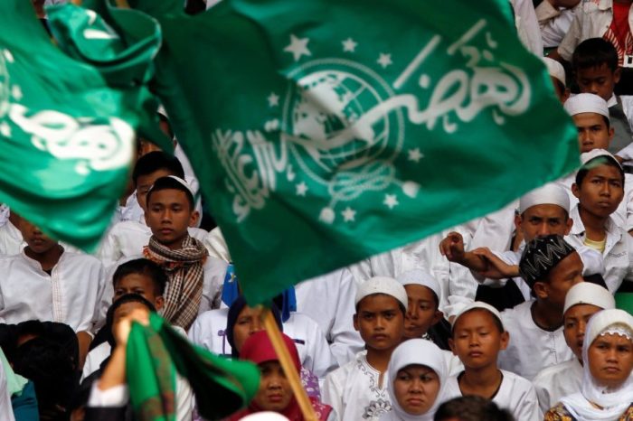 Ulama nahdlatul muhammadiyah divisions defenders struggle soeharto vigilante moderate liberal