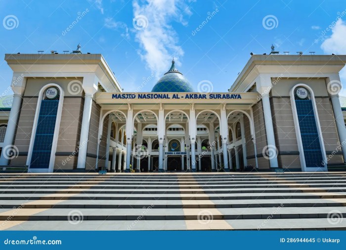 Surabaya masjid akbar tourist crazy persebaya thecrazytourist