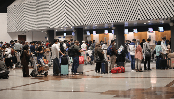 Bagaimana cara parkir inap di bandara juanda surabaya