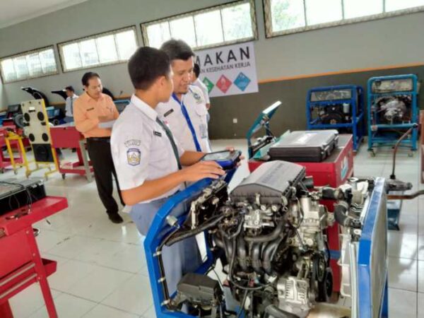 Kulia s1 jurusan mesin otomotif surabaya