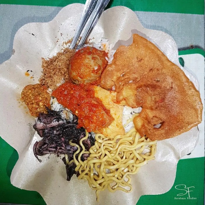 Makanan tengah malam surabaya