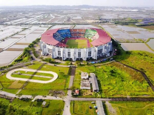 Surabaya skyscrapercity stadion sudah gelora memadai terbesar akhir menantikan puluhan olahraga kompleks dijadwalkan selesai