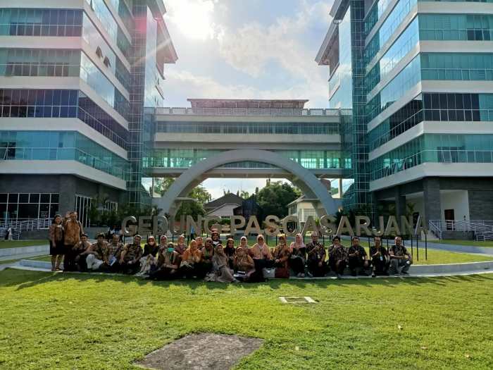 Universitas swasta yang ada jurusan kesehatan masyarakat di surabaya