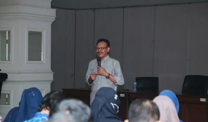 Aktivis pendidikan surabaya