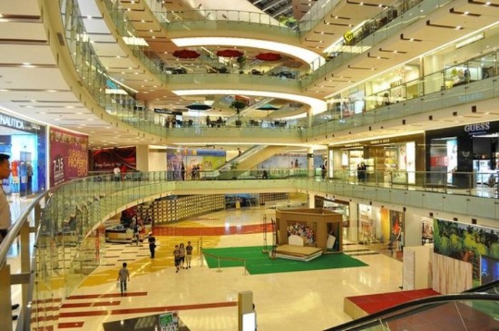 Mall terbesar di surabaya