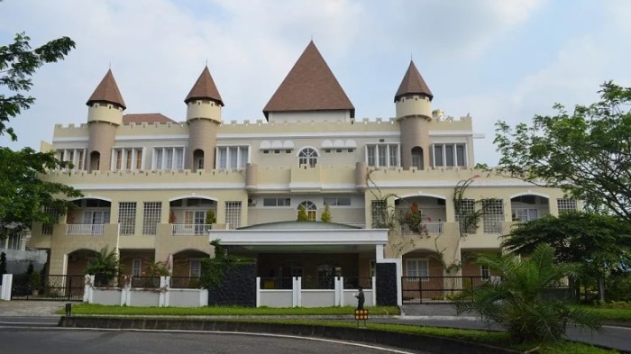 Sekolah kesehatan di surabaya