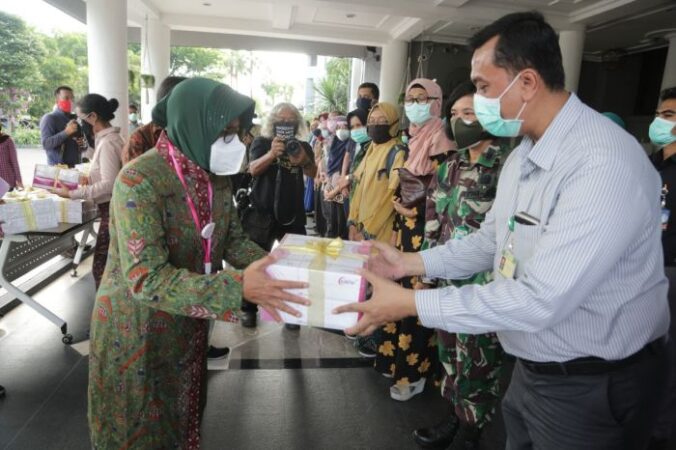 Toko alat kesehatan raya darmo surabaya